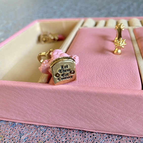 Juicy Marie Antoinette pink bust statue charm - Picture 13 of 13